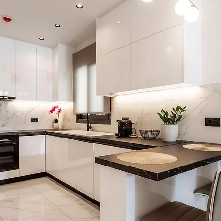 Roselia - Luxury Escape With Magnificent Views, By Zantewize Laganas