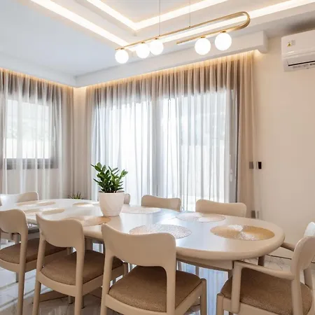 Roselia - Luxury Escape With Magnificent Views, By Zantewize *