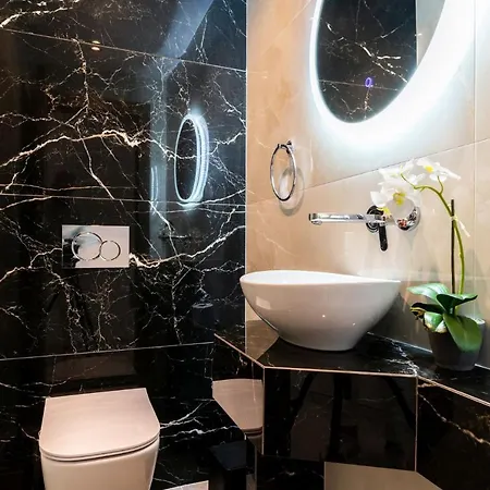 Roselia - Luxury Escape With Magnificent Views, By Zantewize Villa *