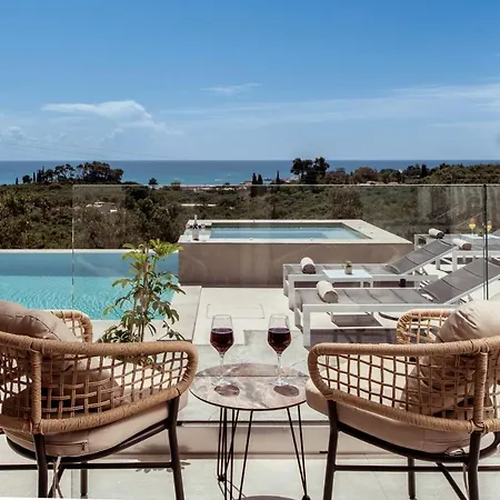 Roselia - Luxury Escape With Magnificent Views, By Zantewize Laganas