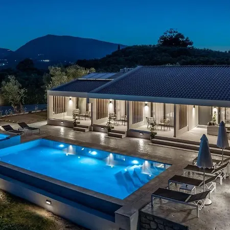 Villa Roselia - Luxury Escape With Magnificent Views, By Zantewize *