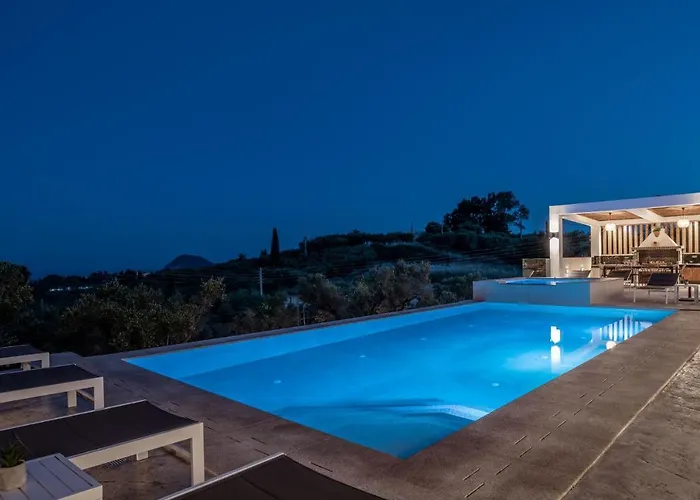 Roselia - Luxury Escape With Magnificent Views, By Zantewize *