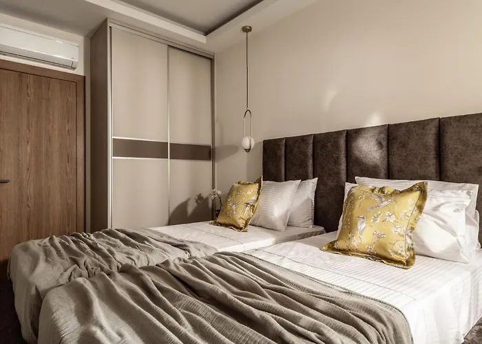 Villa Roselia - Luxury Escape With Magnificent Views, By Zantewize *