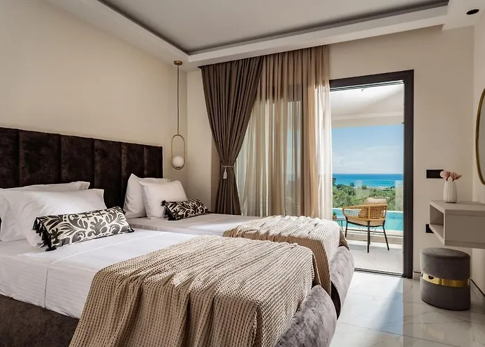 Roselia - Luxury Escape With Magnificent Views, By Zantewize