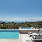Villa Roselia - Luxury Escape With Magnificent Views, By Zantewize *