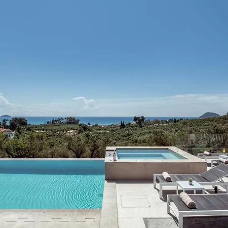 Villa Roselia - Luxury Escape With Magnificent Views, By Zantewize *