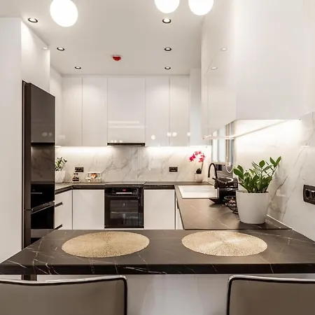 Roselia - Luxury Escape With Magnificent Views, By Zantewize *