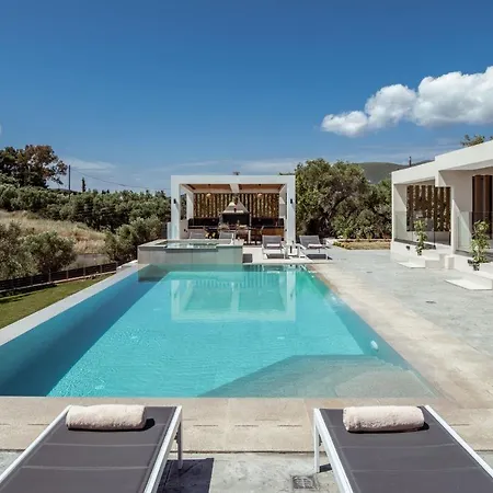 Roselia - Luxury Escape With Magnificent Views, By Zantewize Vilă Laganas
