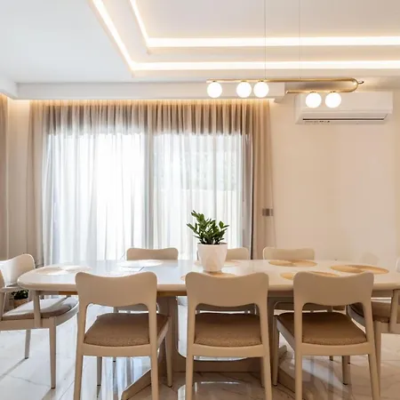 Roselia - Luxury Escape With Magnificent Views, By Zantewize Vilă
