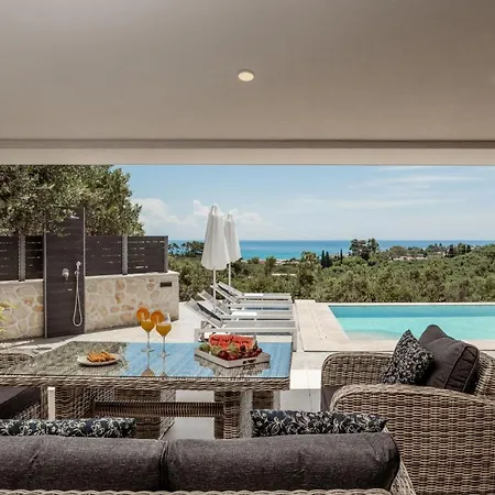 Вилла Roselia - Luxury Escape With Magnificent Views, By Zantewize *