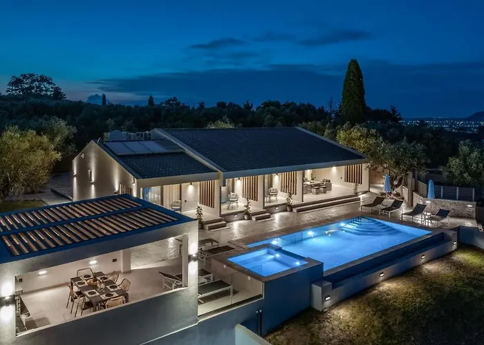 Roselia - Luxury Escape With Magnificent Views, By Zantewize *