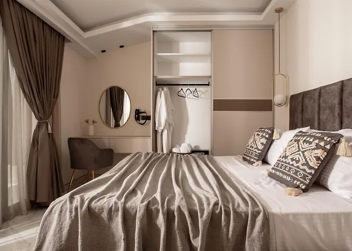 Вилла Roselia - Luxury Escape With Magnificent Views, By Zantewize