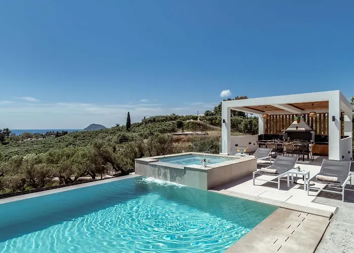 Roselia - Luxury Escape With Magnificent Views, By Zantewize Вилла *