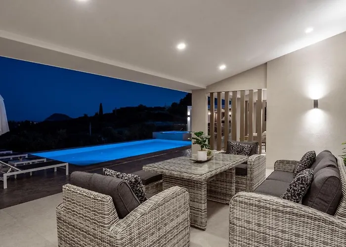 Roselia - Luxury Escape With Magnificent Views, By Zantewize Вилла Лаганас