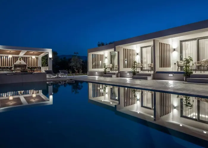 Roselia - Luxury Escape With Magnificent Views, By Zantewize *